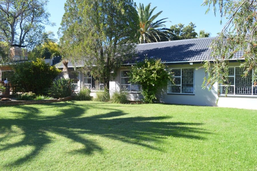 4 Bedroom Property for Sale in Flamwood North West